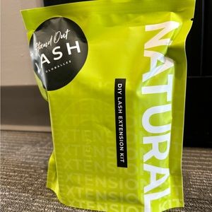 Stand Out Lash DIY Extension Kit - Natural - NWT